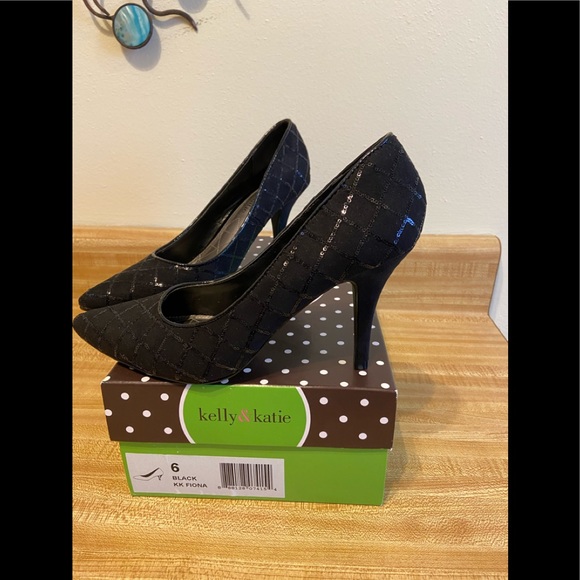 Worn Once! Sexy Sequined Pump by Kelly & Katie - Picture 4 of 8